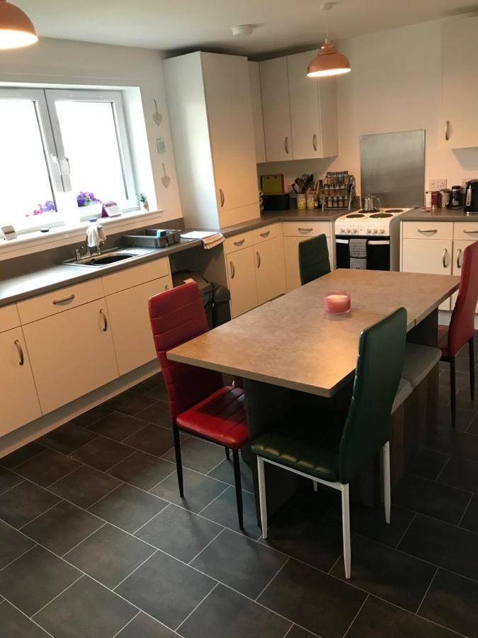 Modern And Bright Home In Quiet And Central Area Inverness Eksteriør bilde